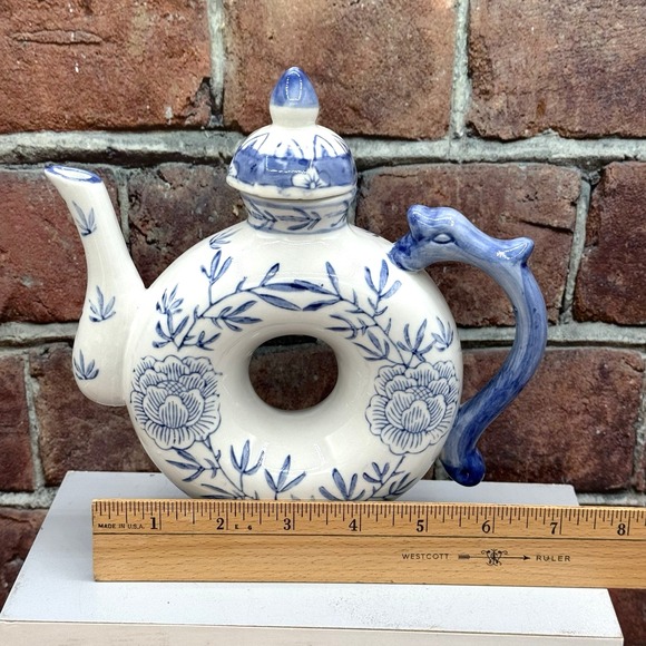 Vtg Chinoiserie Donut Hole Porcelain Tea Pot Blue White Asain Dolphin Handle - Picture 5 of 11